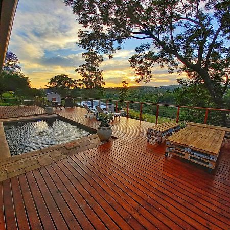 Cavalo Guesthouse & Equestrian Estate Drummond エクステリア 写真