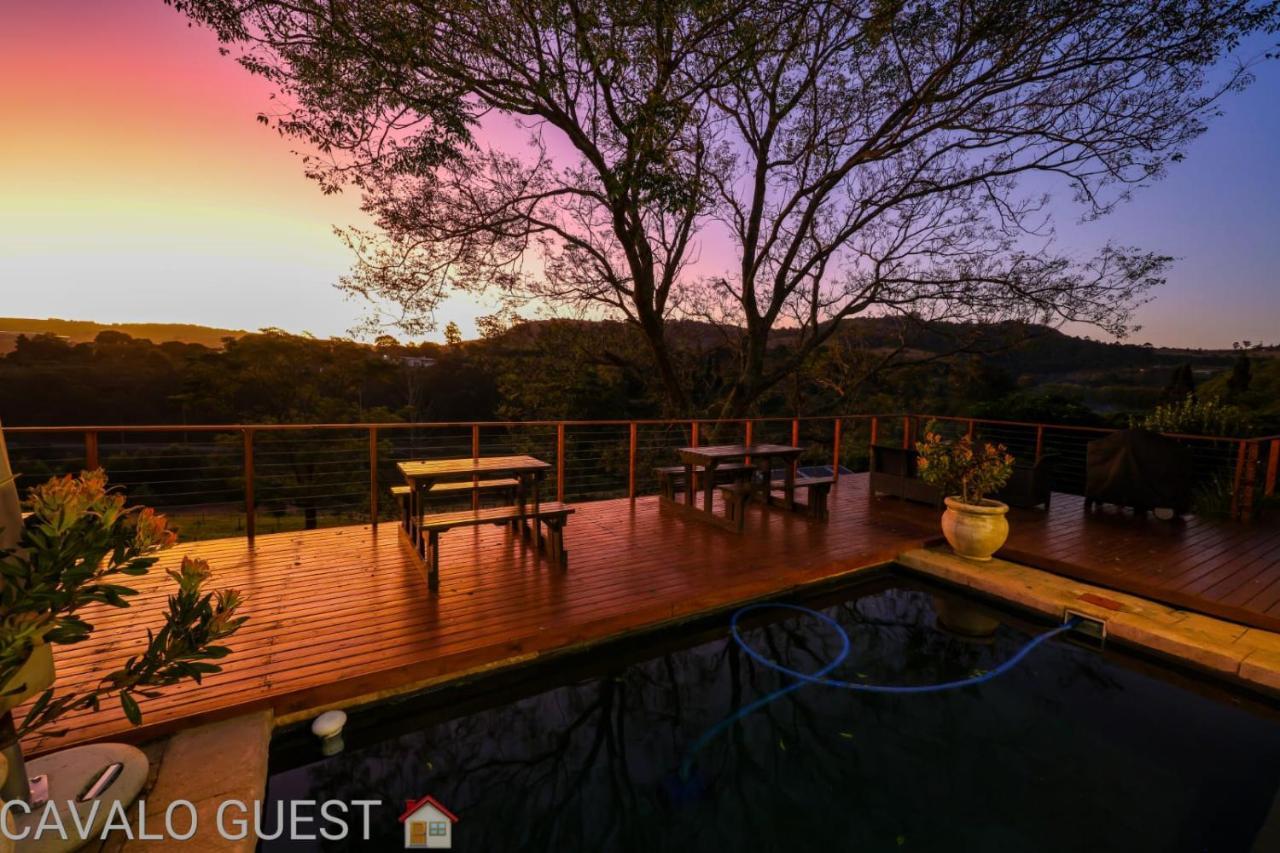 Cavalo Guesthouse & Equestrian Estate Drummond エクステリア 写真