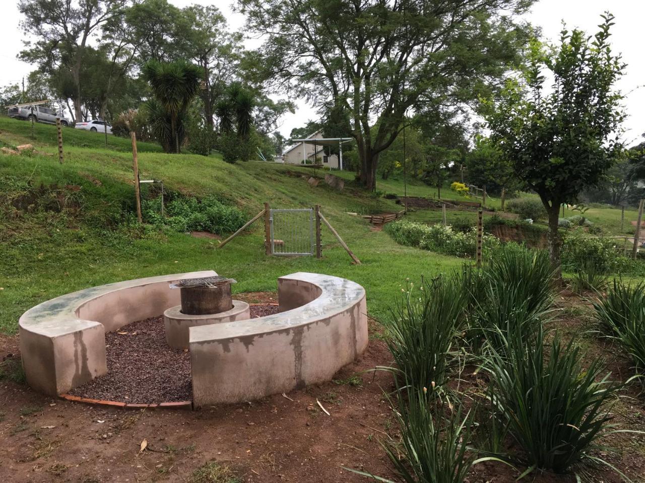Cavalo Guesthouse & Equestrian Estate Drummond エクステリア 写真