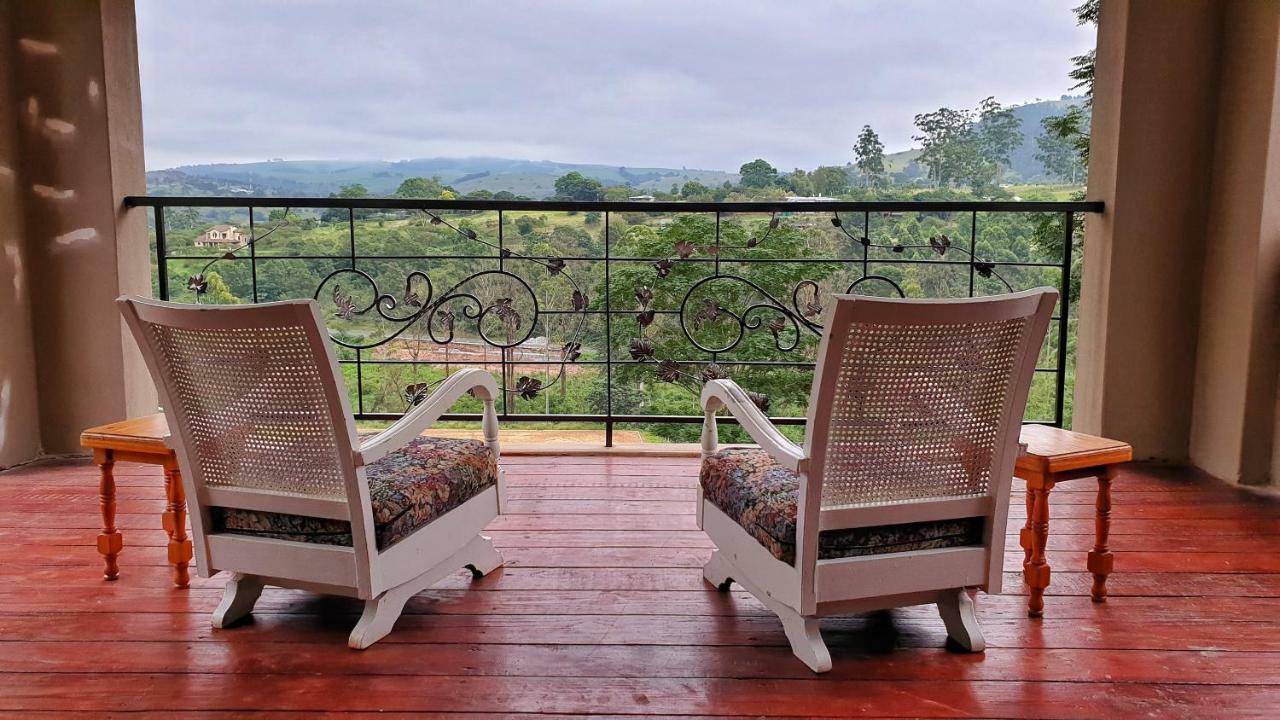 Cavalo Guesthouse & Equestrian Estate Drummond エクステリア 写真